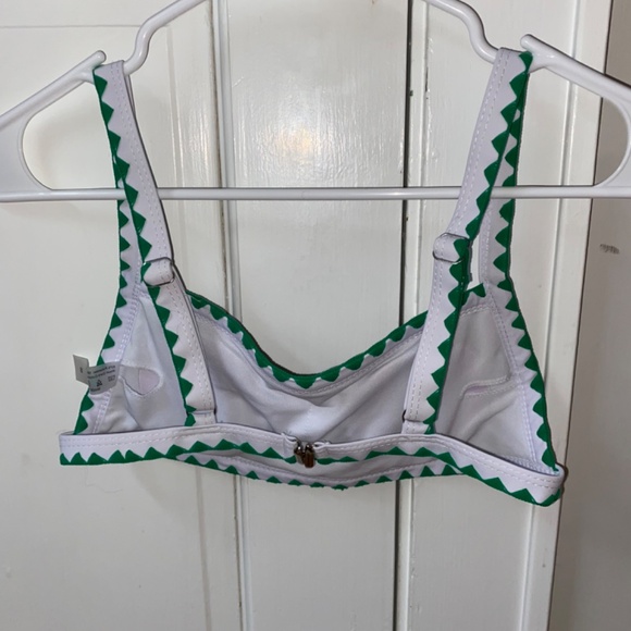 Bathing suit top unworn - Picture 3 of 6